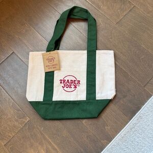 Trader Joes Mini Tote in Green